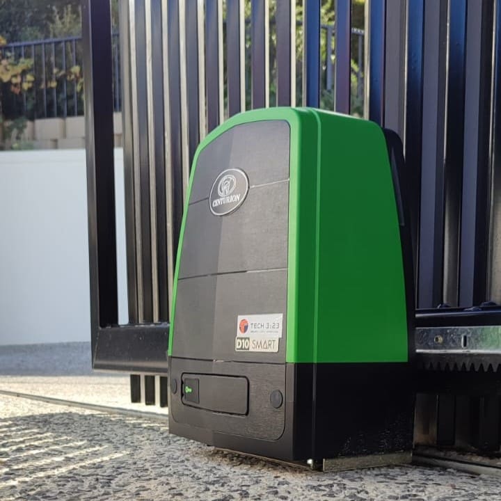The client had a very big, heavy gate made … and the Centurion D10 Smart was the only option to get those wheel rolling.